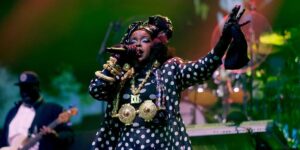 ms-lauryn-hill-performs-onstage-during-day-1-of-the-2025-essence-festival-of-culture-presented-by-coca-cola-at-caesars-superdom.jpg