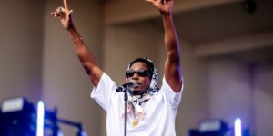 joey-bada-performs-during-lollapalooza-at-grant-park-on-august-06-2023-in-chicago-illinois.jpg